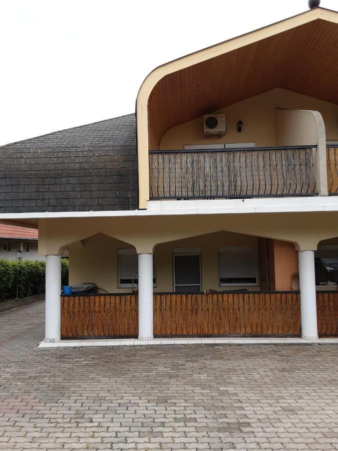 Jozefin Apartman ヘーヴィーズ エクステリア 写真