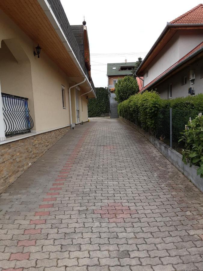 Jozefin Apartman ヘーヴィーズ エクステリア 写真